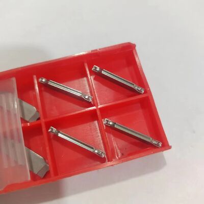 kupować Odporne na zginanie, niepowlekane płytki z węglika wolframu 14.4 G/CM3 do obróbki stali nierdzewnej online manufacture