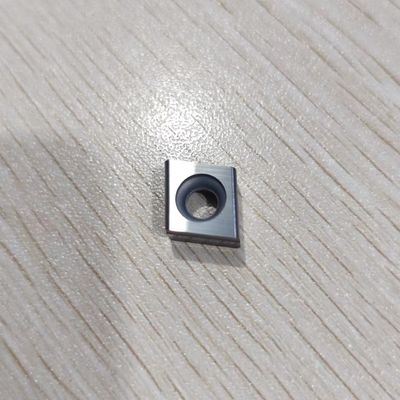 Wkładki frezarskie z węglika K40 335.18-1005T-M10 do frezowania stali konstrukcyjnej 2800 TRS